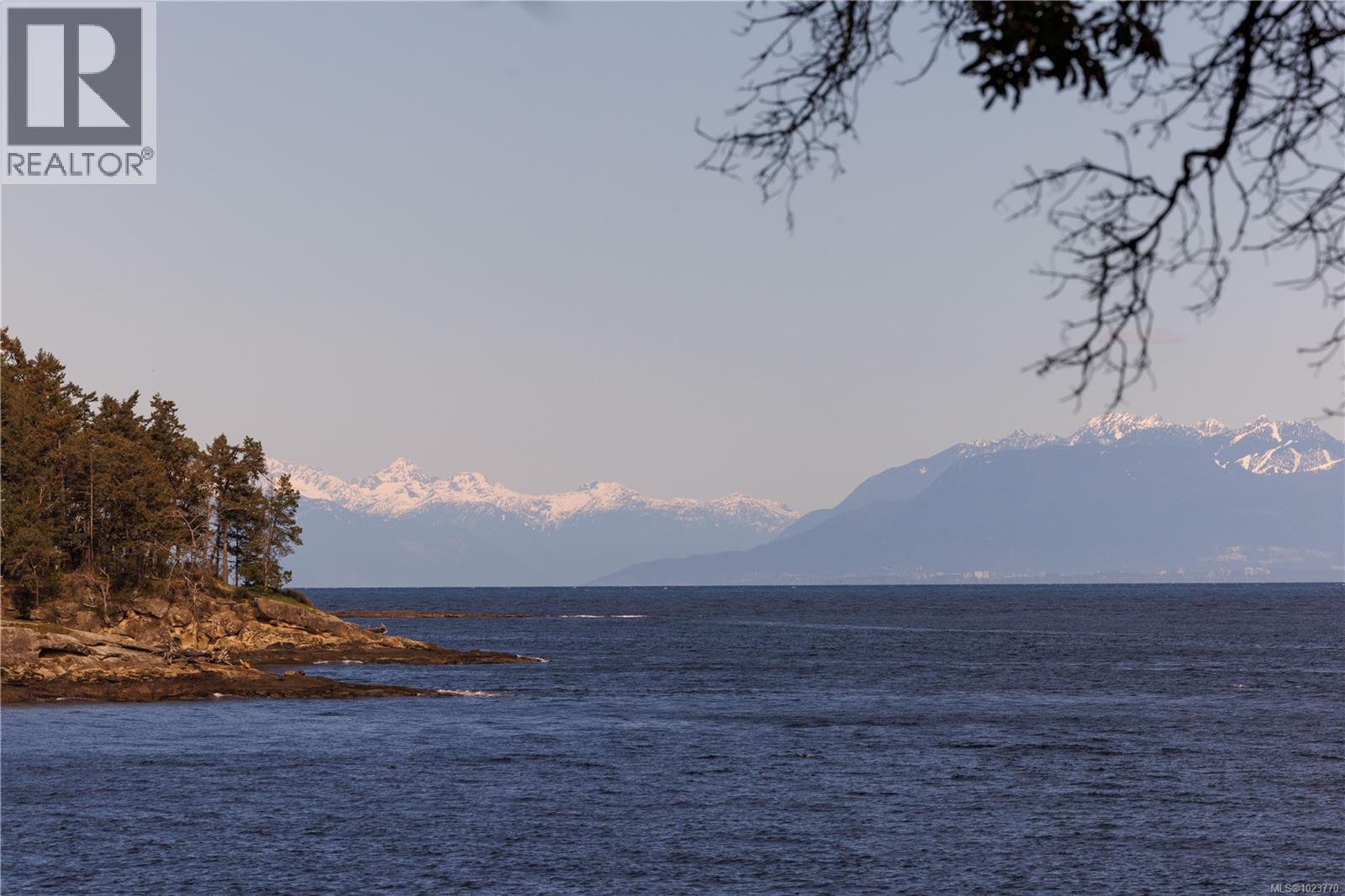  281 Bellhouse Road, Galiano Island