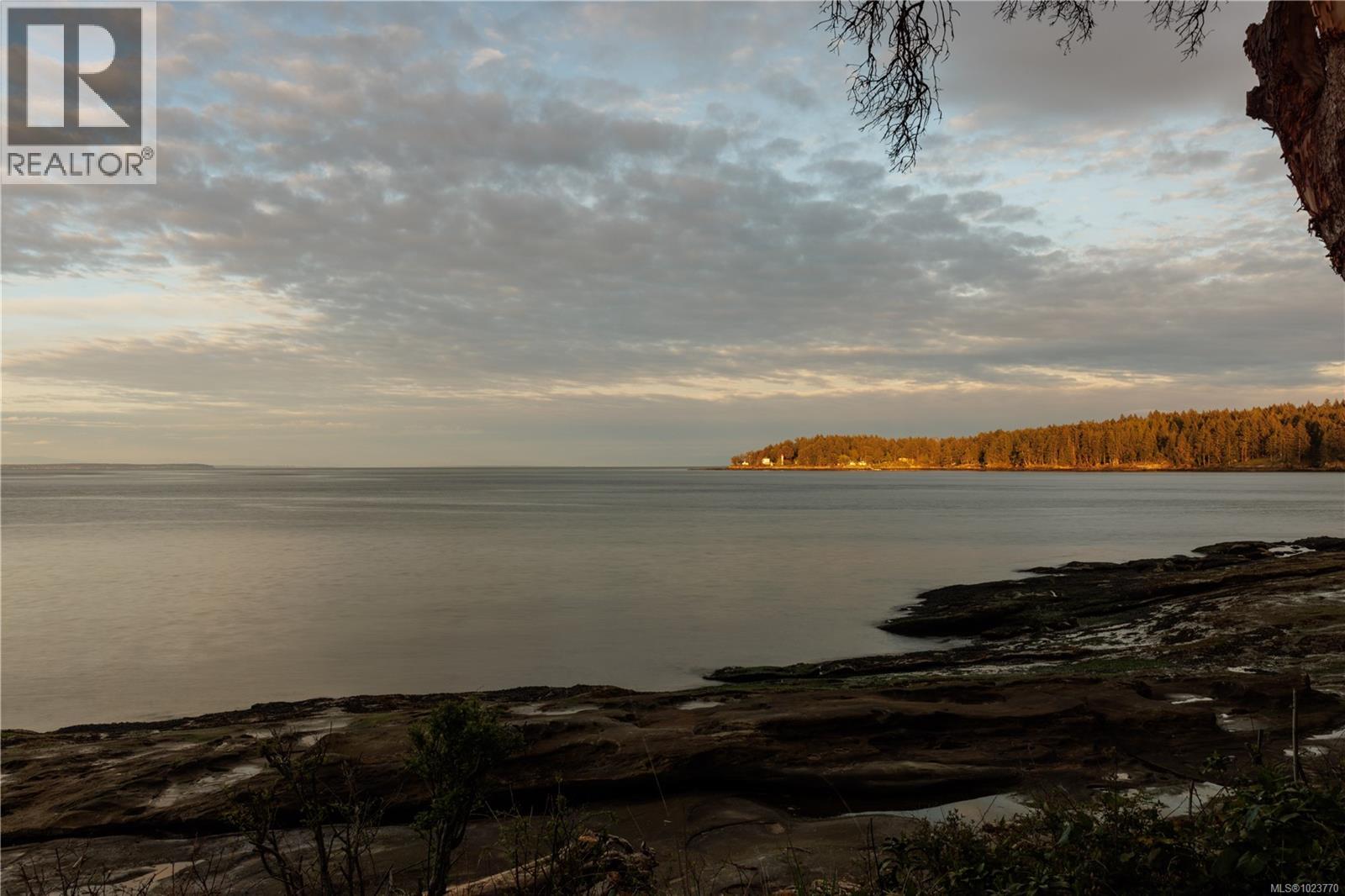  281 Bellhouse Road, Galiano Island