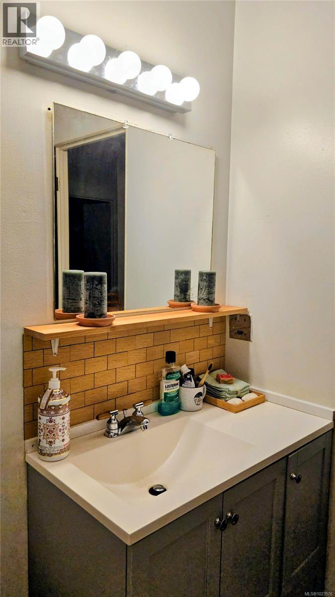 403 7450 Rupert St, Port Hardy