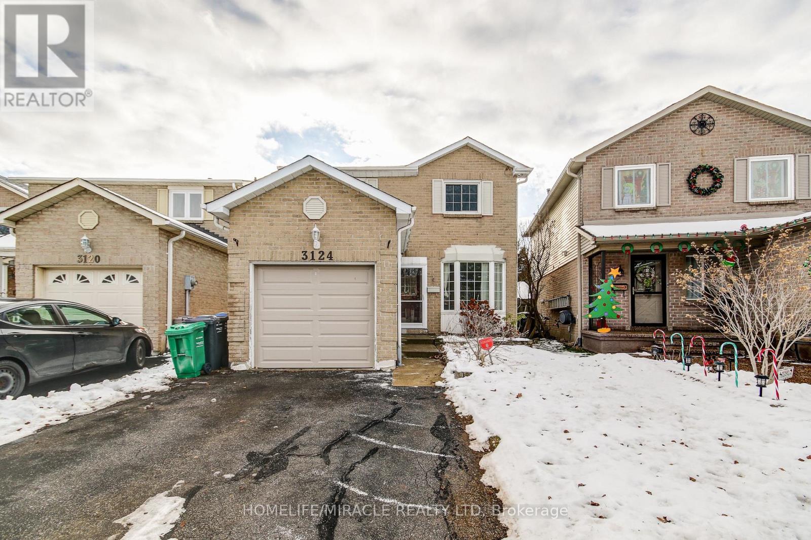 3124 PATRICK CRESCENT - 1