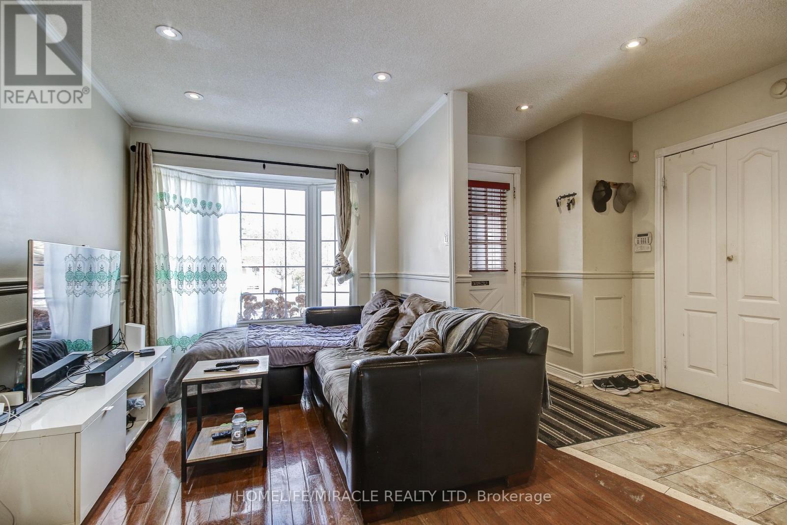 3124 PATRICK CRESCENT - 11