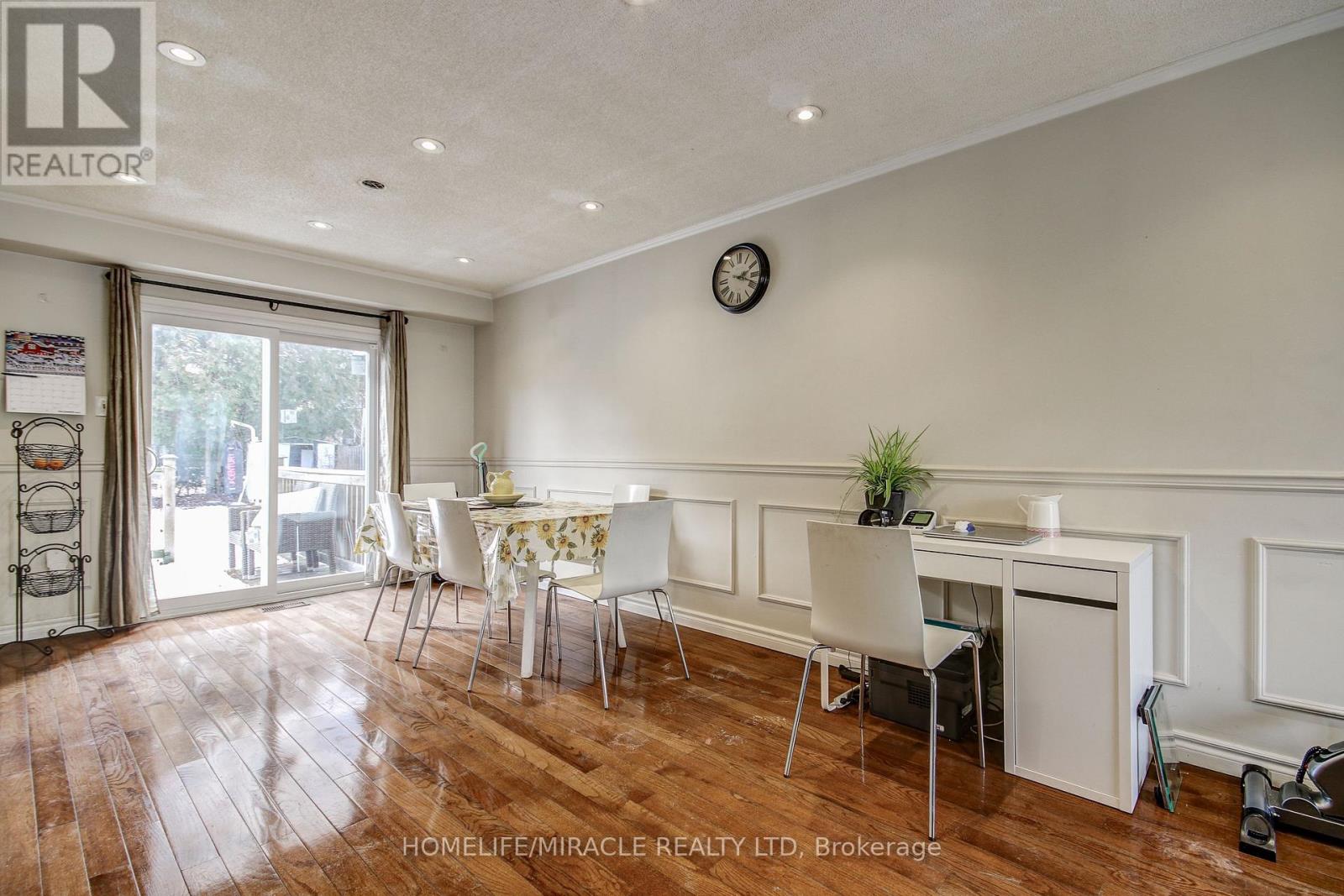 3124 PATRICK CRESCENT - 12