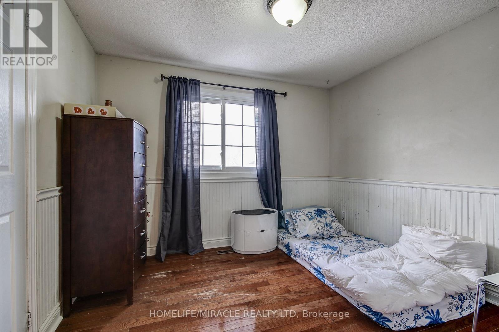3124 PATRICK CRESCENT - 26