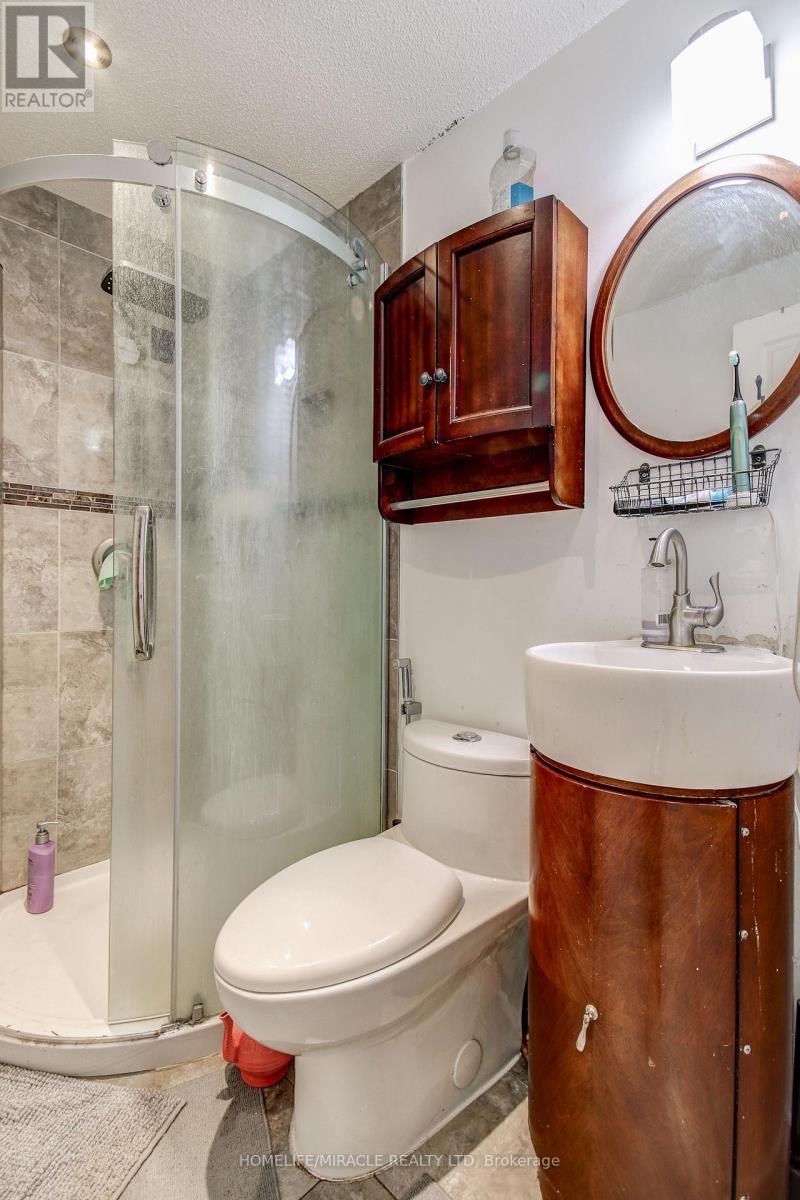 3124 PATRICK CRESCENT - 28