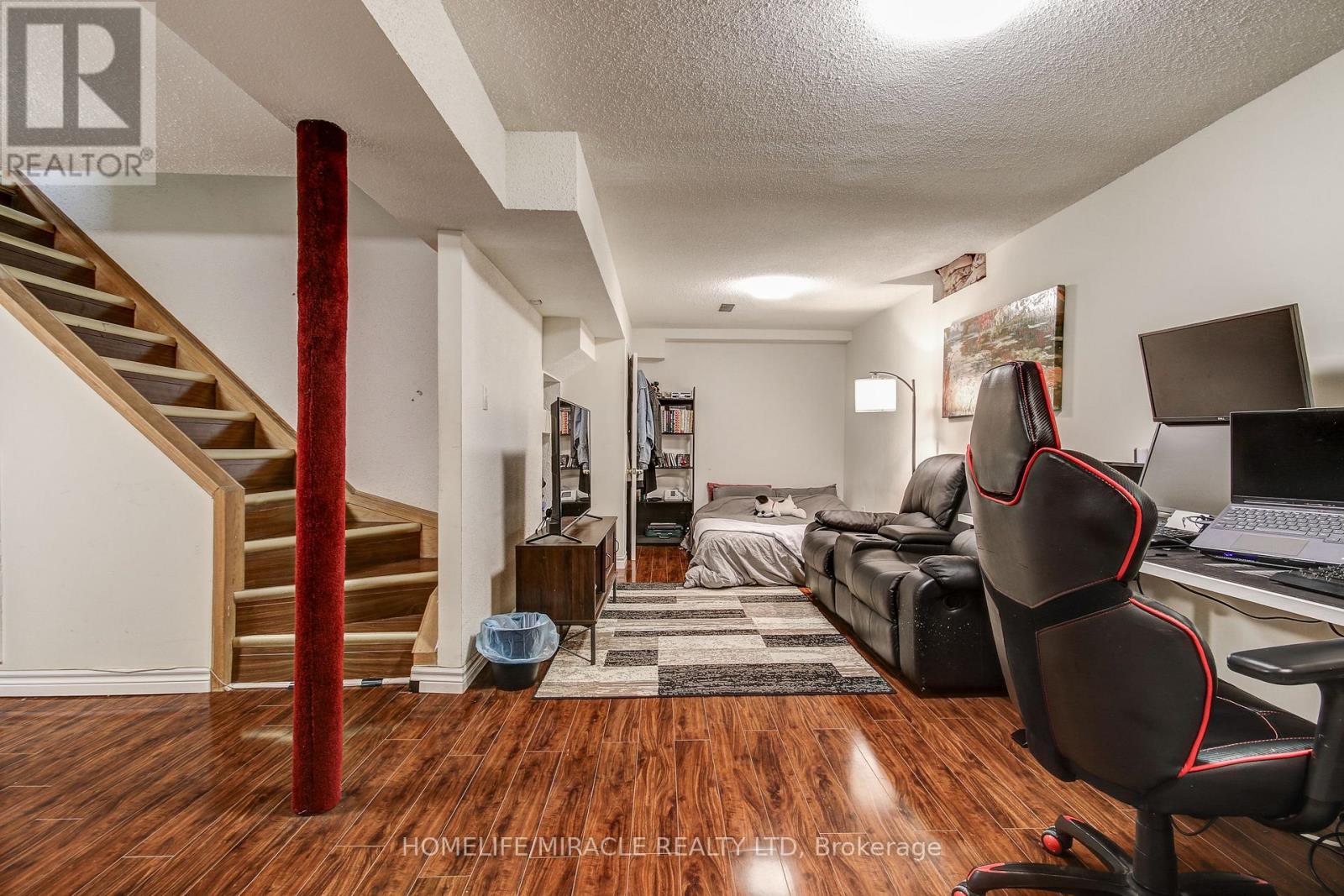 3124 PATRICK CRESCENT - 37