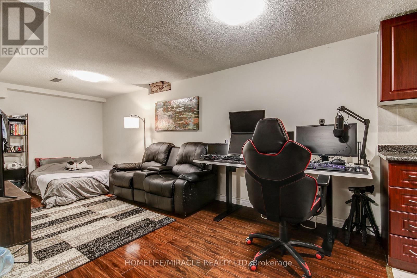 3124 PATRICK CRESCENT - 38