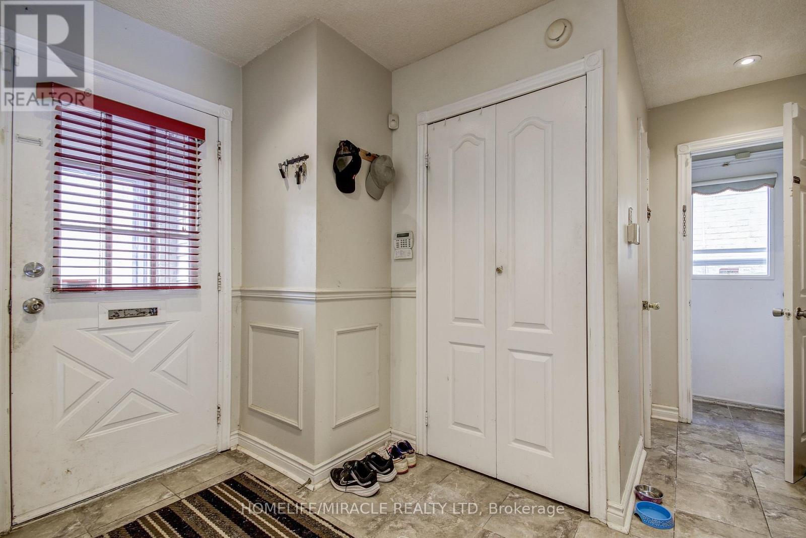 3124 PATRICK CRESCENT - 4