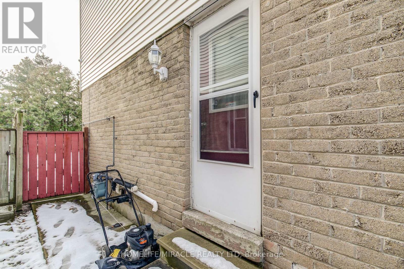 3124 PATRICK CRESCENT - 48