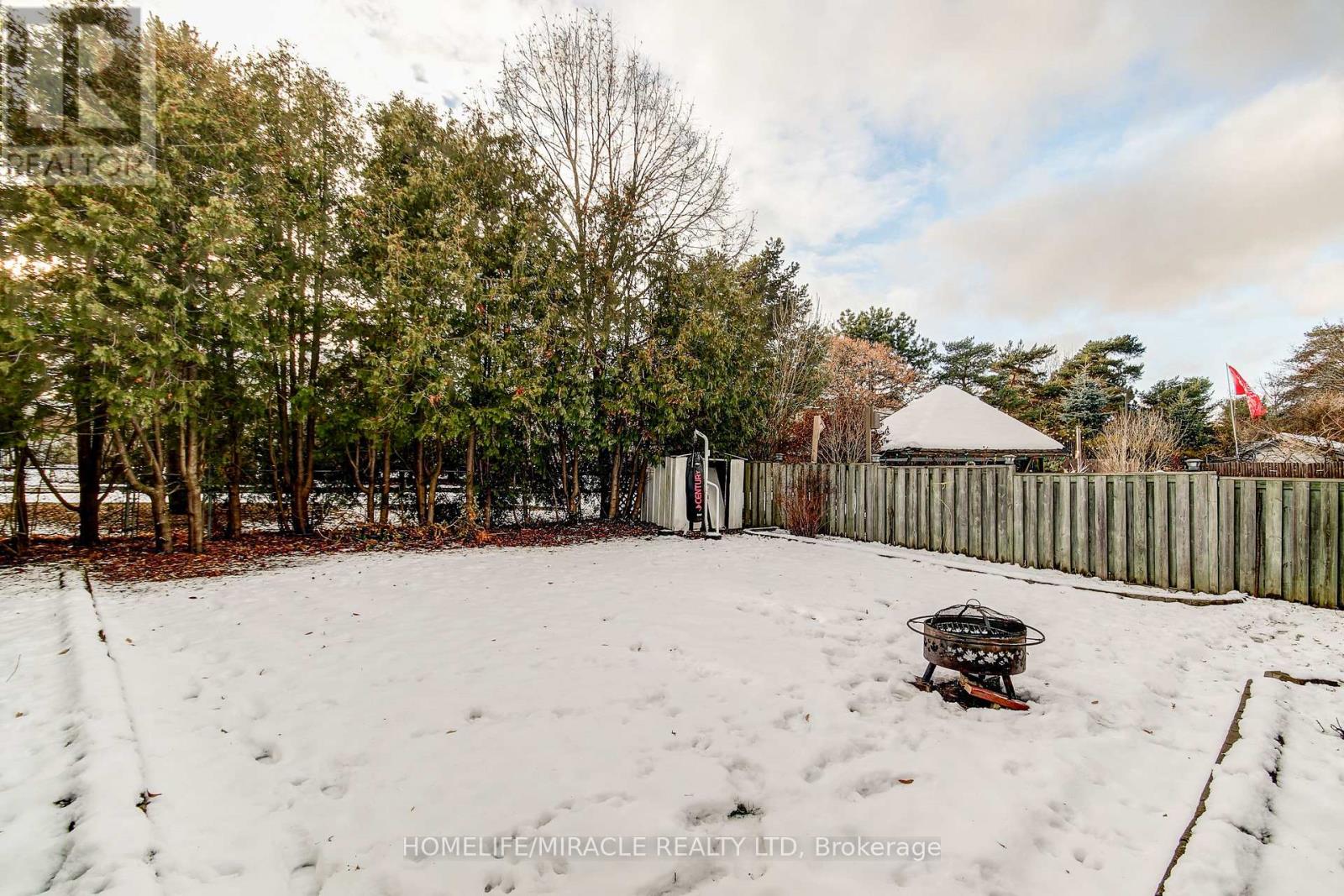 3124 PATRICK CRESCENT - 49