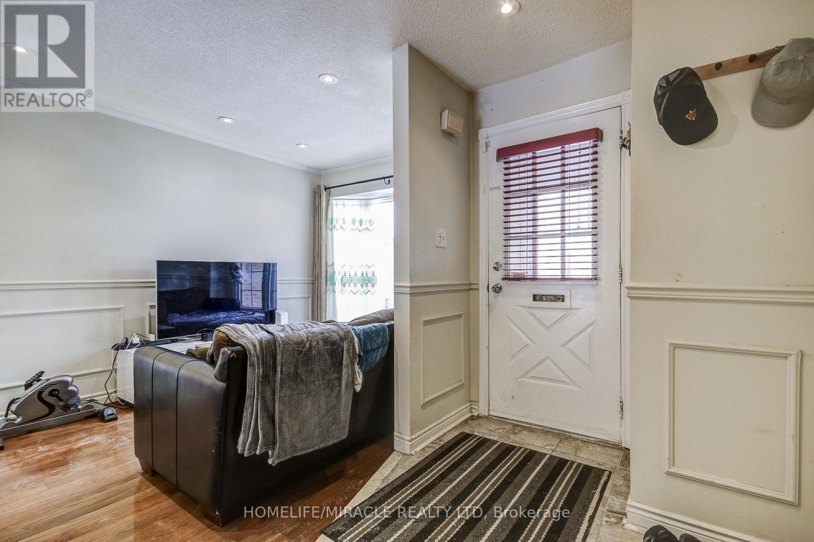 3124 PATRICK CRESCENT - 6