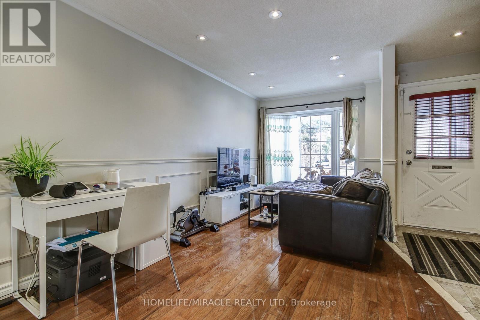 3124 PATRICK CRESCENT - 7