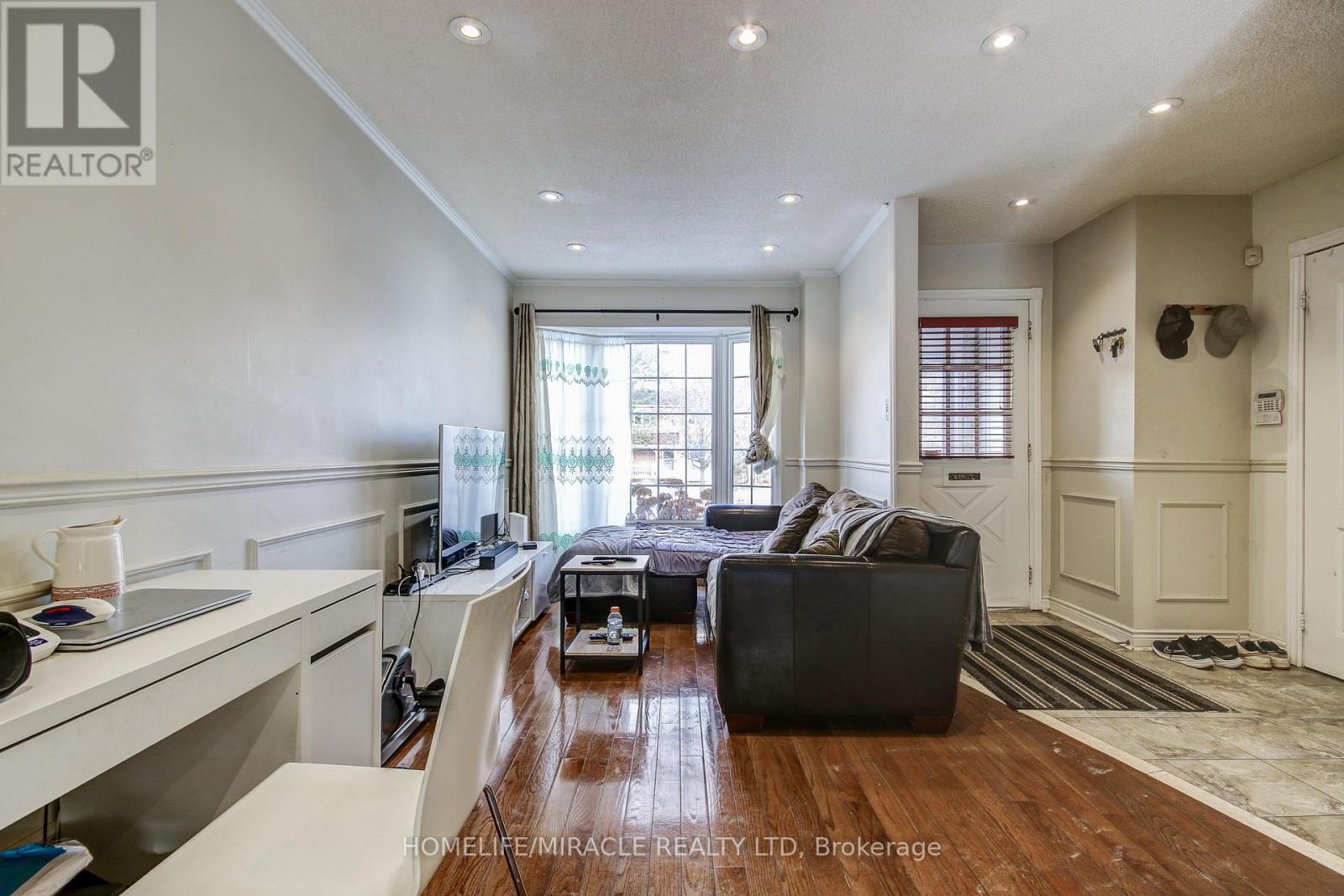 3124 PATRICK CRESCENT - 8