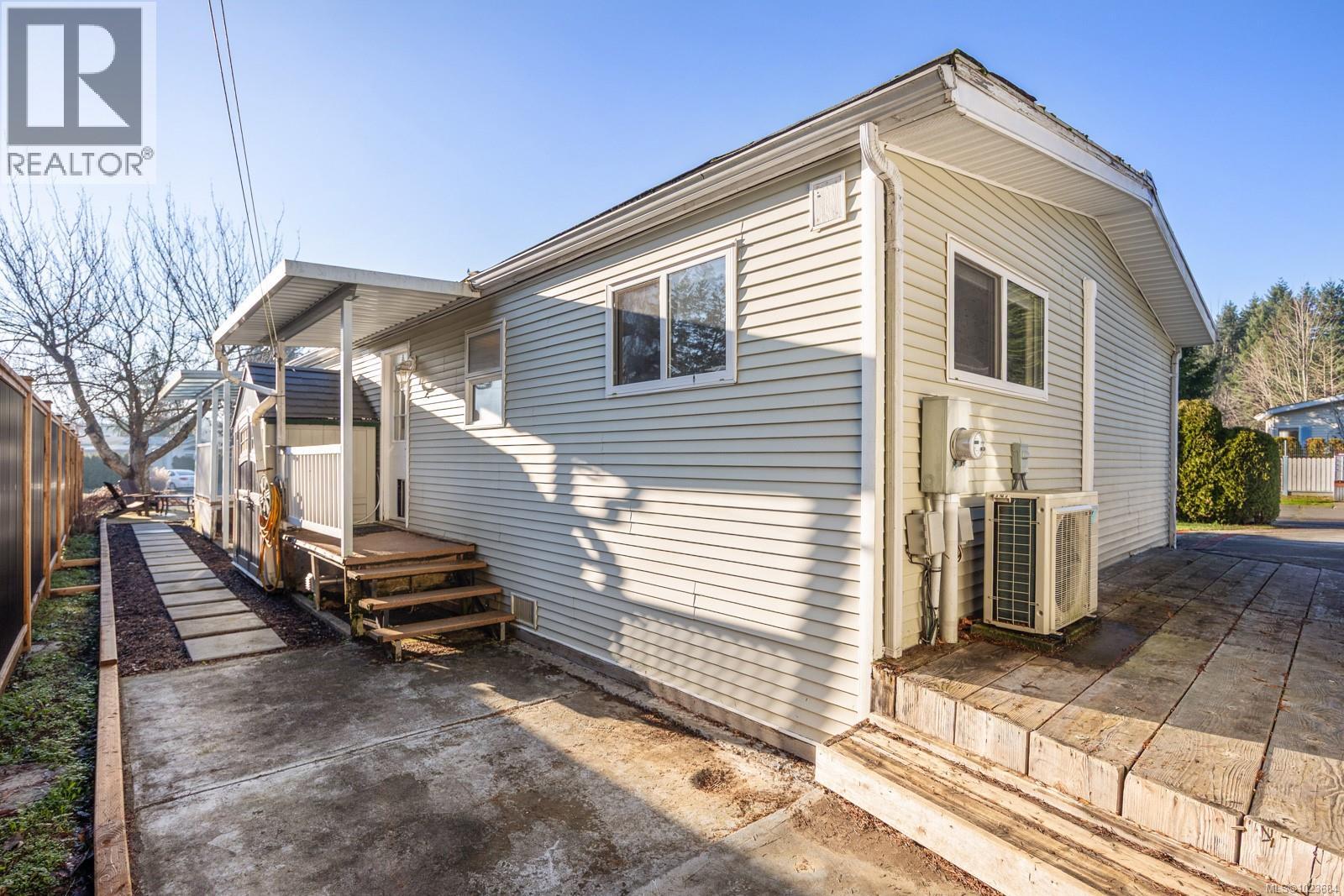 2153 STADACONA DR - 32