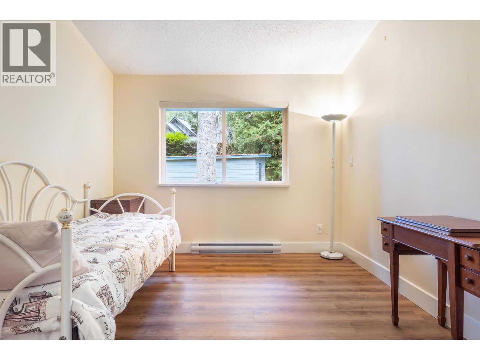 914 GOWER POINT ROAD, Gibsons