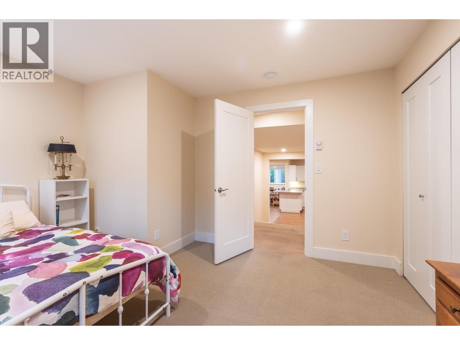 914 GOWER POINT ROAD, Gibsons