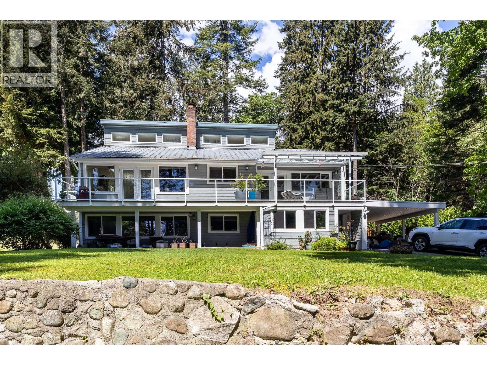 914 GOWER POINT ROAD, Gibsons