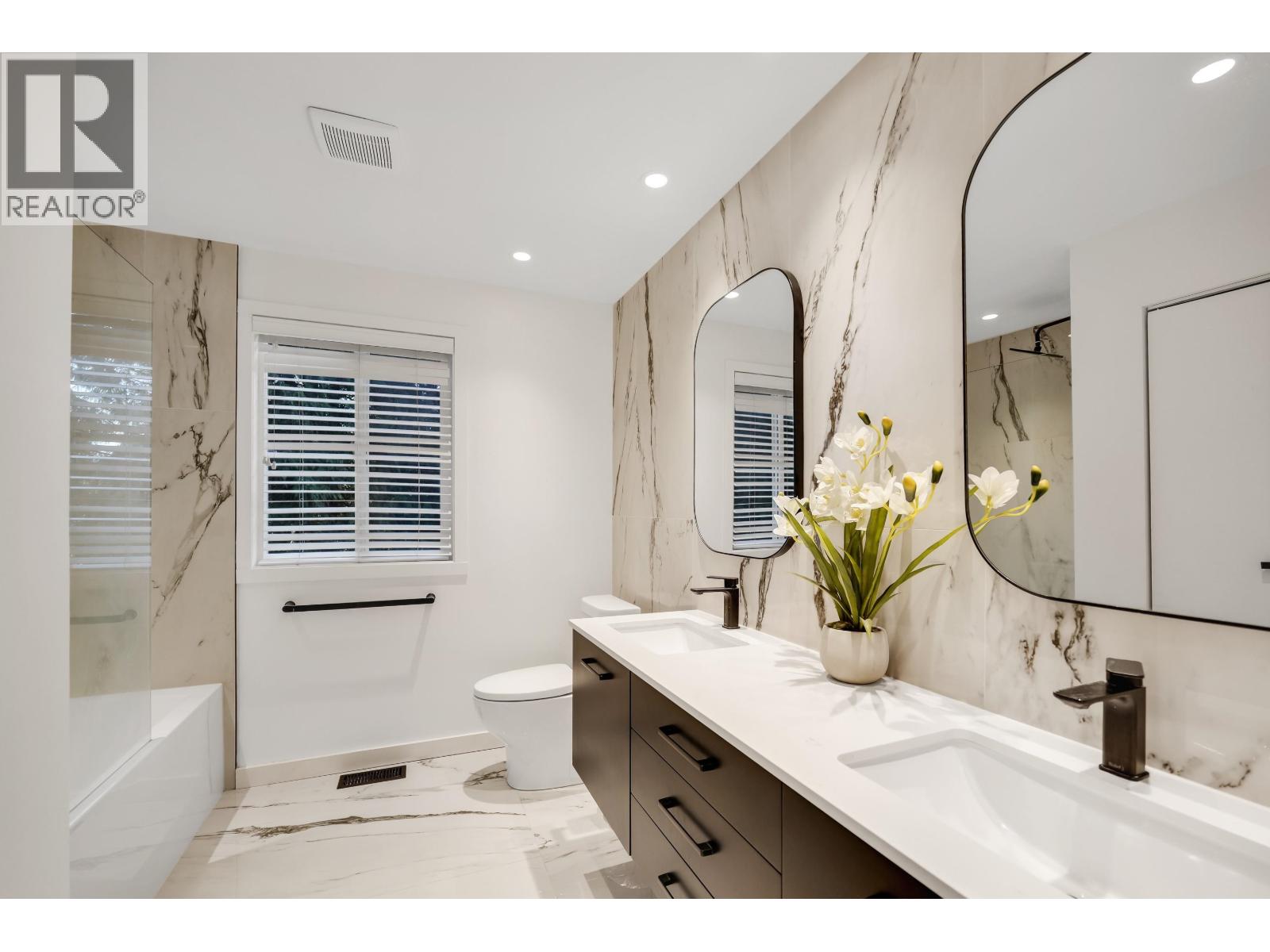 2568 THE BOULEVARD, Squamish