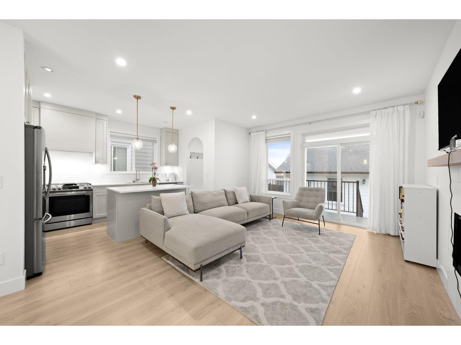 16782 21A Avenue - photo 2