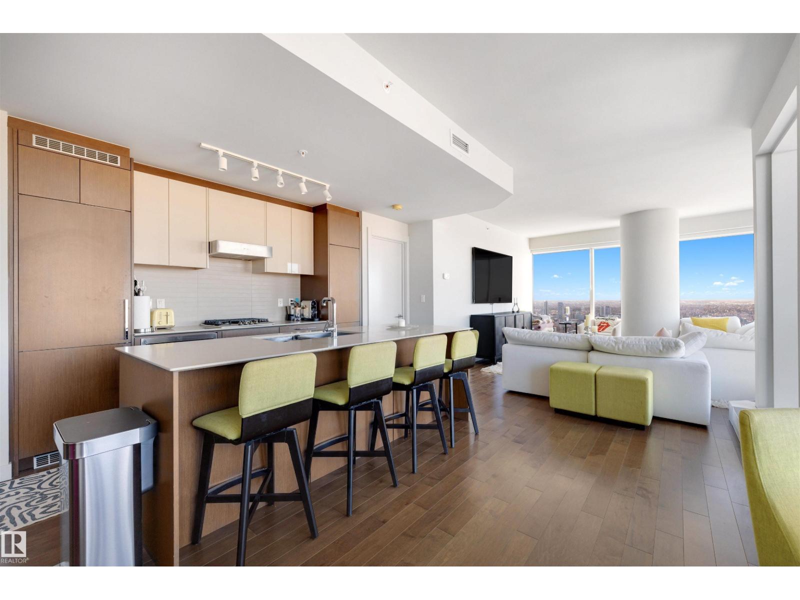 #4001 10360 102 ST NW, Edmonton