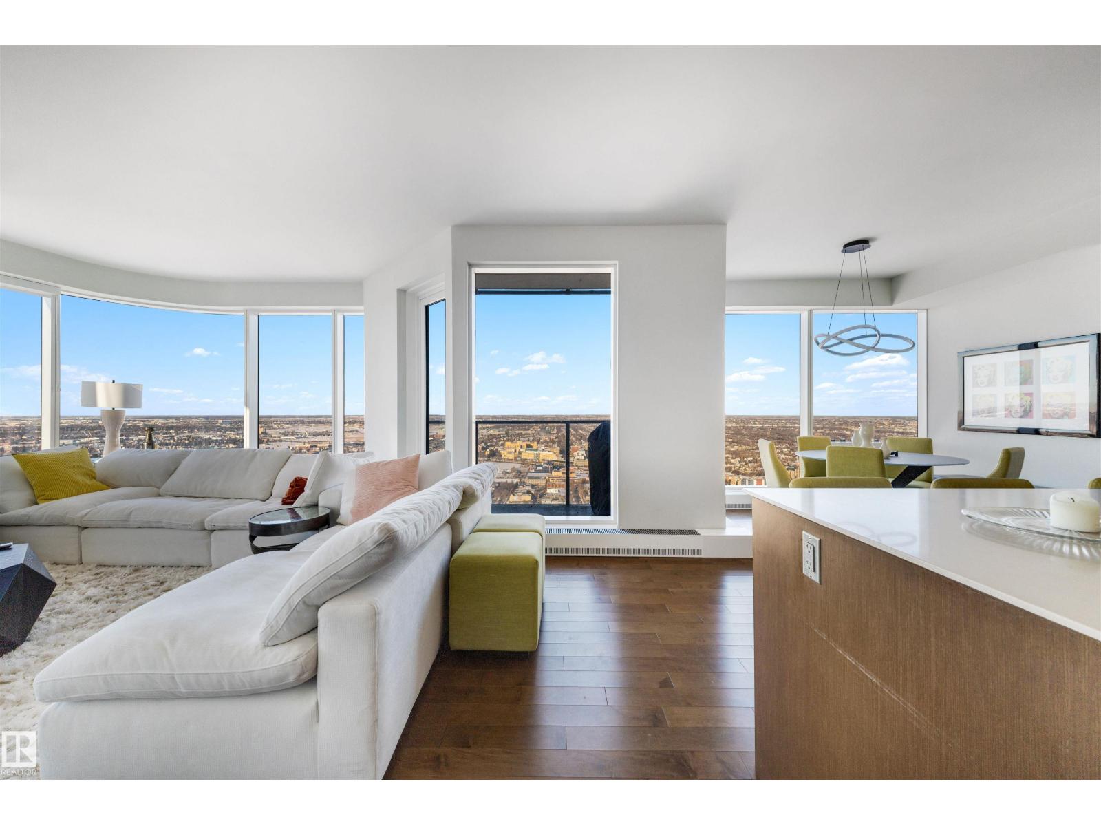 #4001 10360 102 ST NW, Edmonton