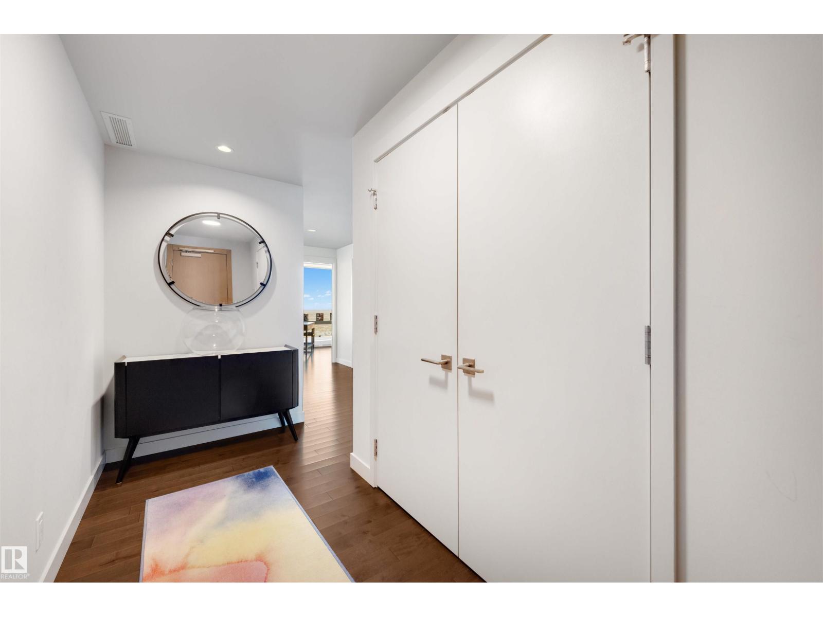 #4001 10360 102 ST NW, Edmonton