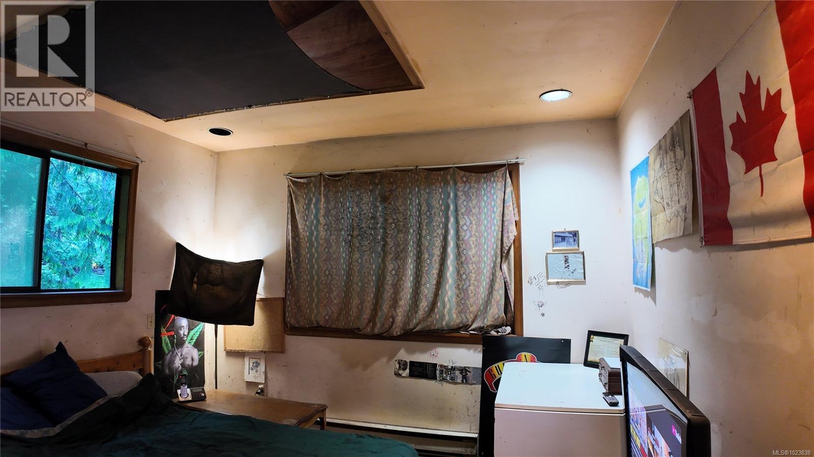 4480 Strachan Rd, Hornby Island