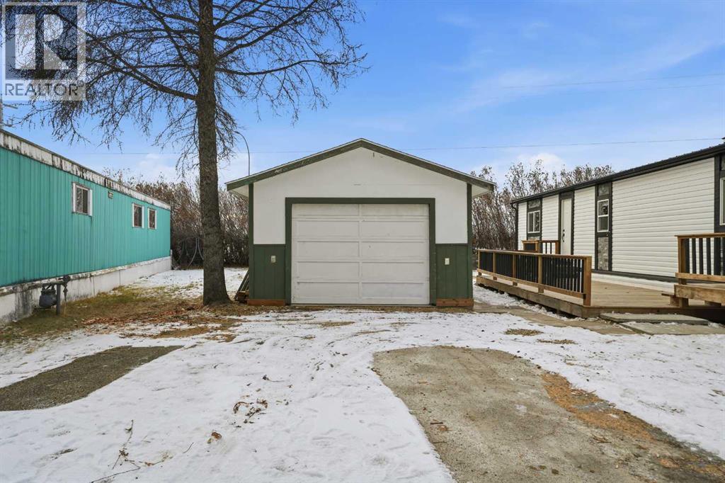 18 Parkland Acres, Lacombe