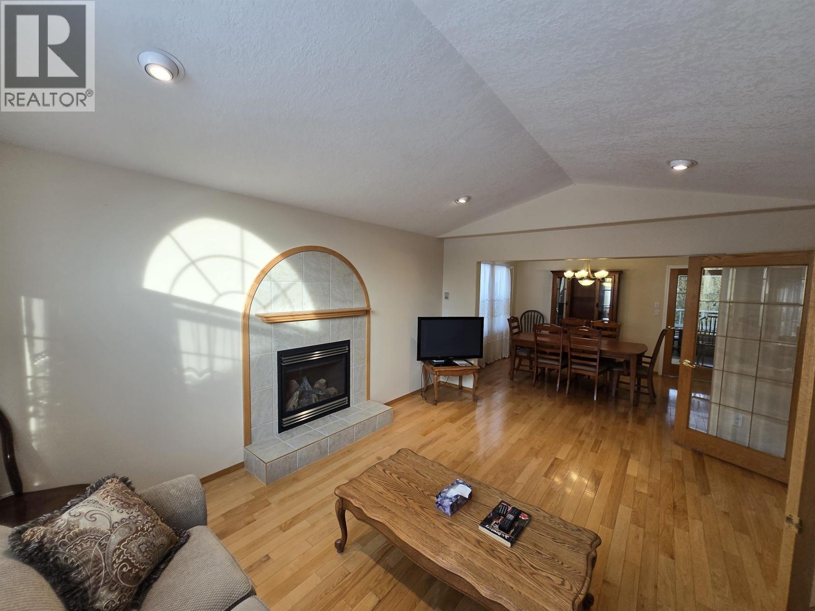 142 LOWE STREET, Quesnel