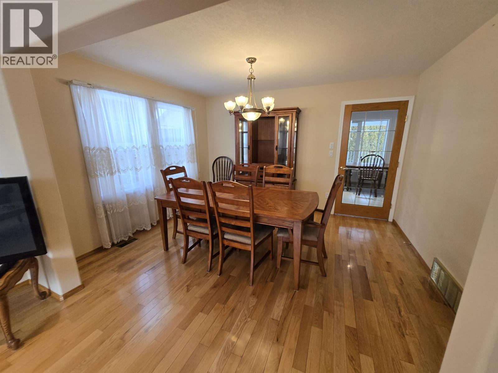 142 LOWE STREET, Quesnel