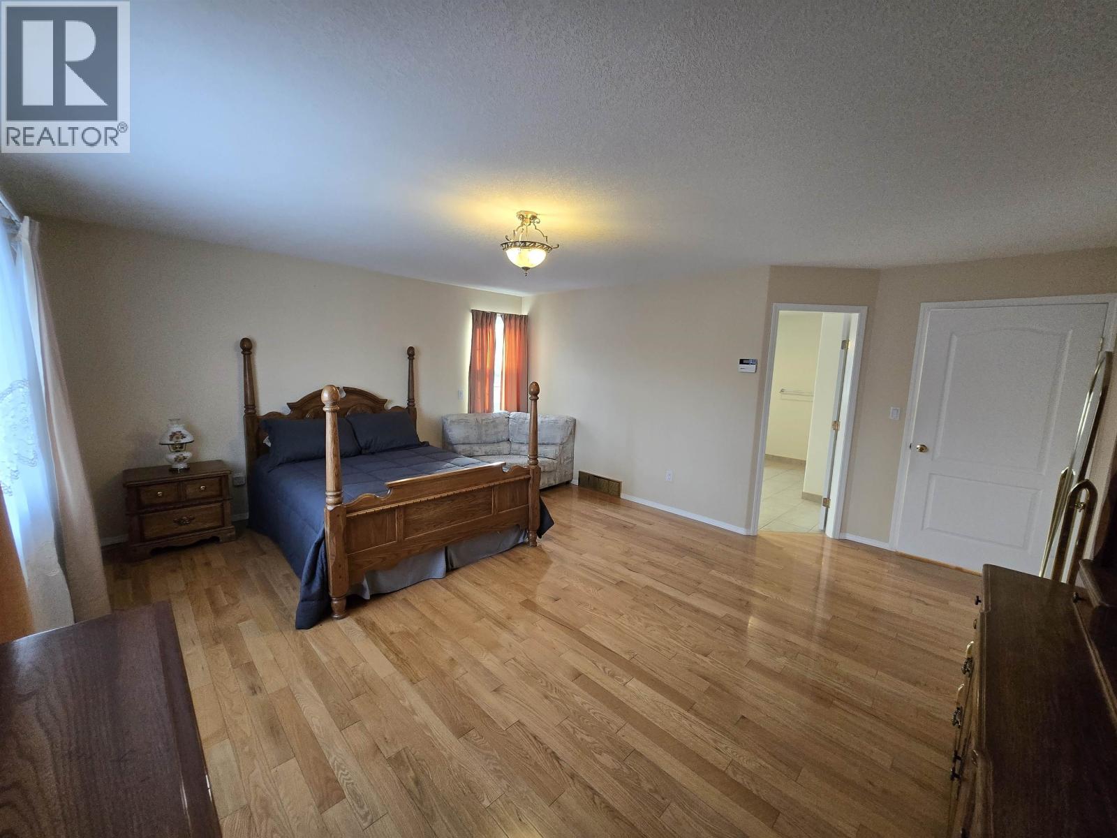 142 LOWE STREET, Quesnel