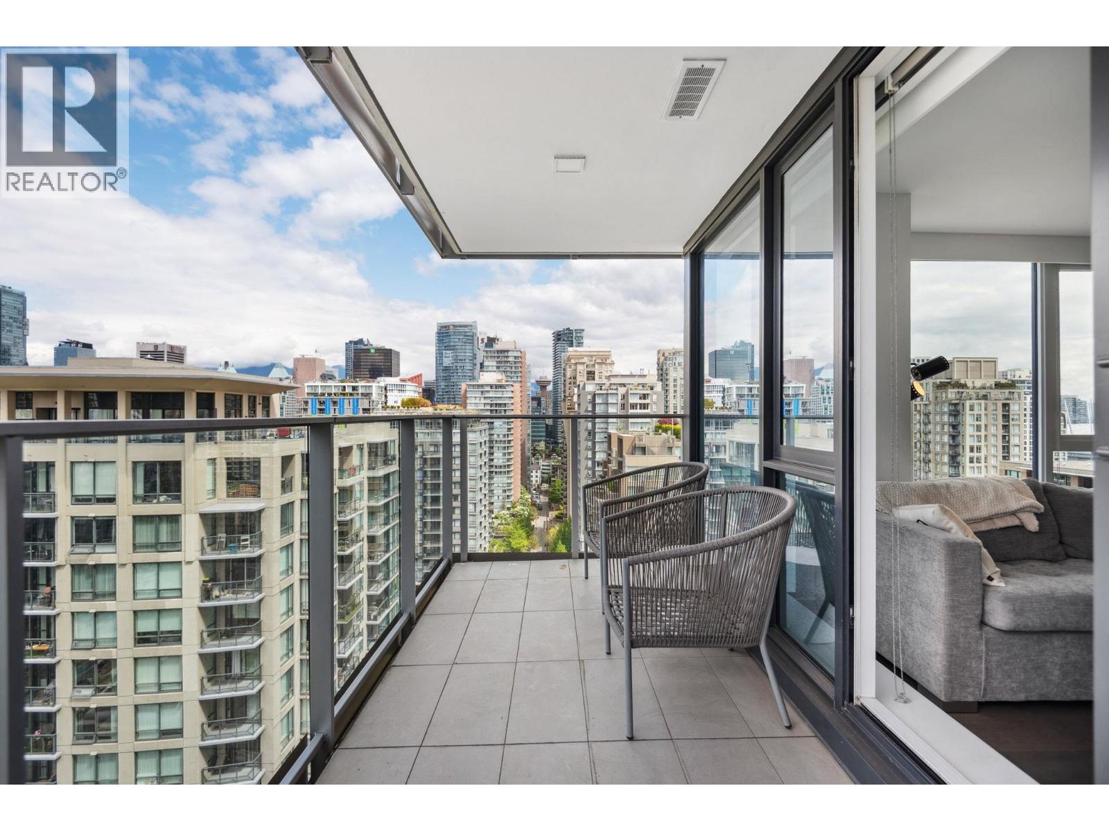 2002 1111 RICHARDS STREET, Vancouver