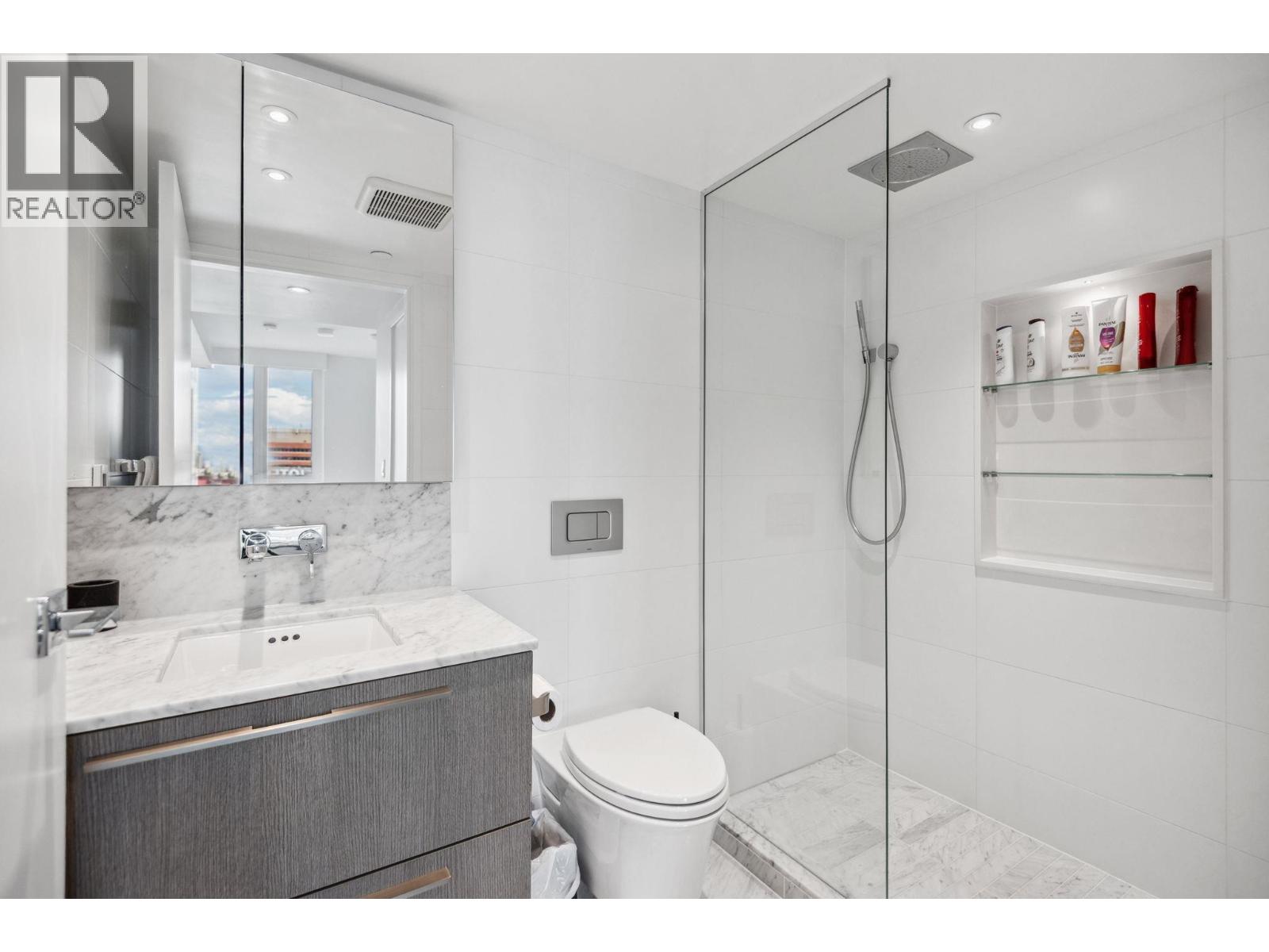 2002 1111 RICHARDS STREET, Vancouver