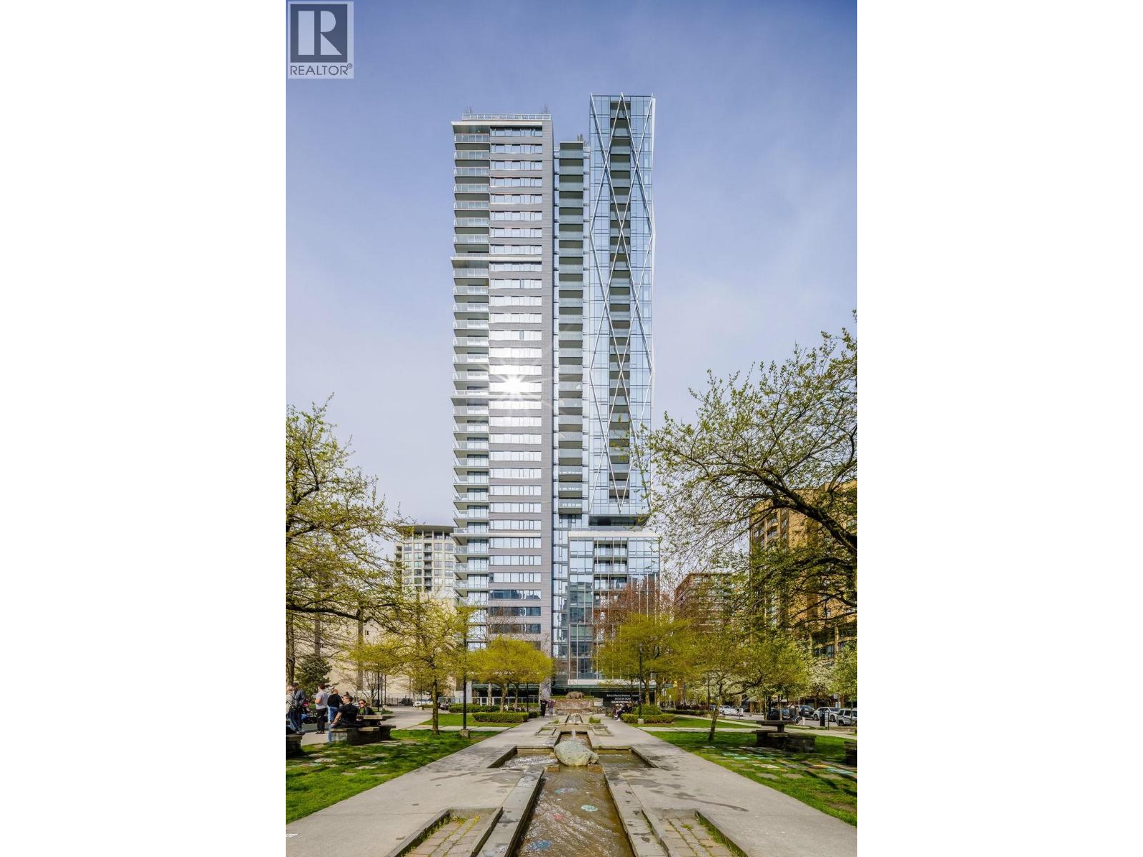 2002 1111 RICHARDS STREET, Vancouver