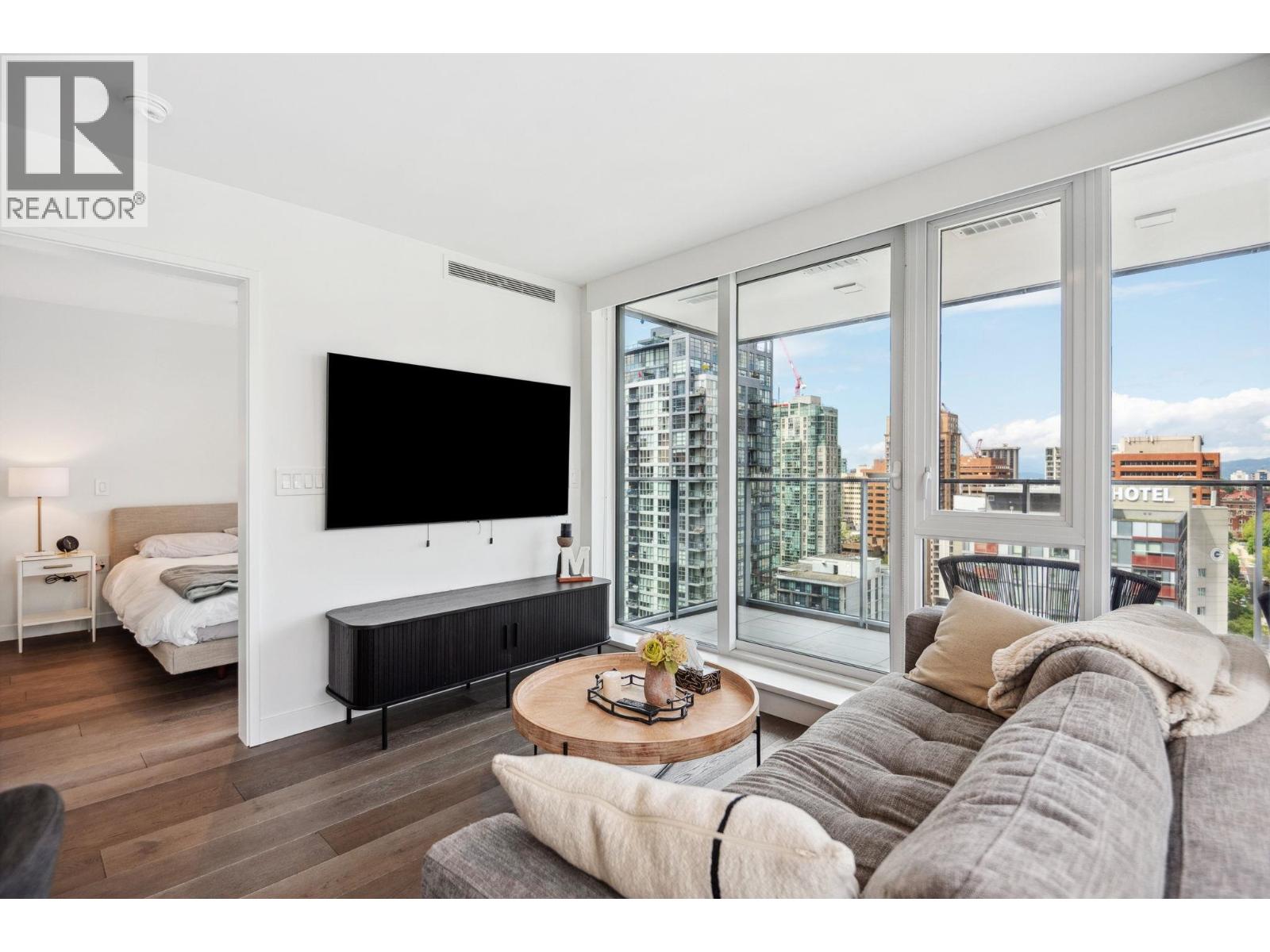 2002 1111 RICHARDS STREET, Vancouver