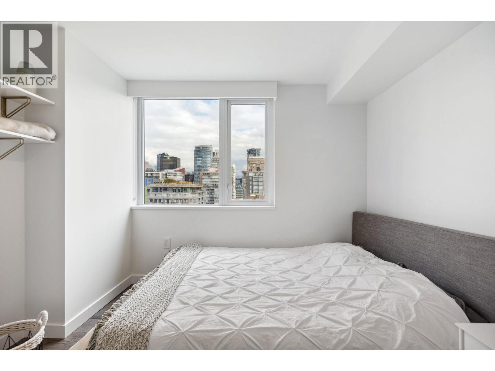 2002 1111 RICHARDS STREET, Vancouver