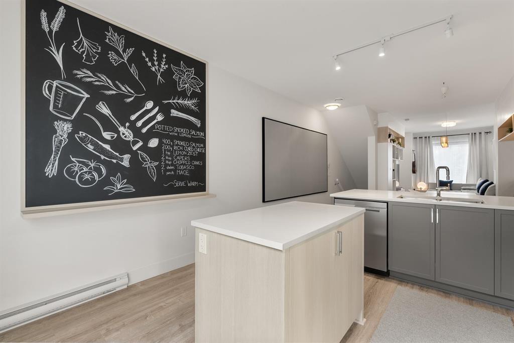 63 9718 161A STREET, Surrey