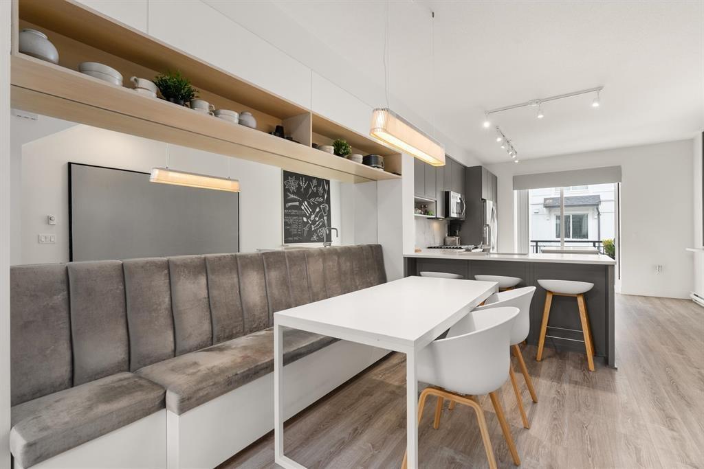 63 9718 161A STREET, Surrey