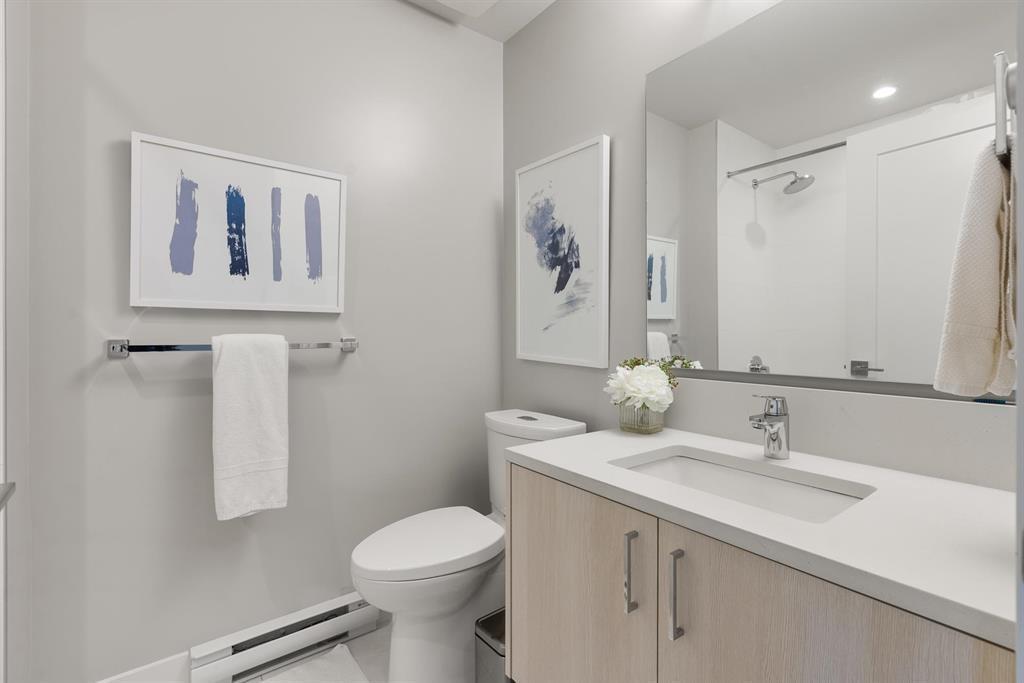 63 9718 161A STREET, Surrey