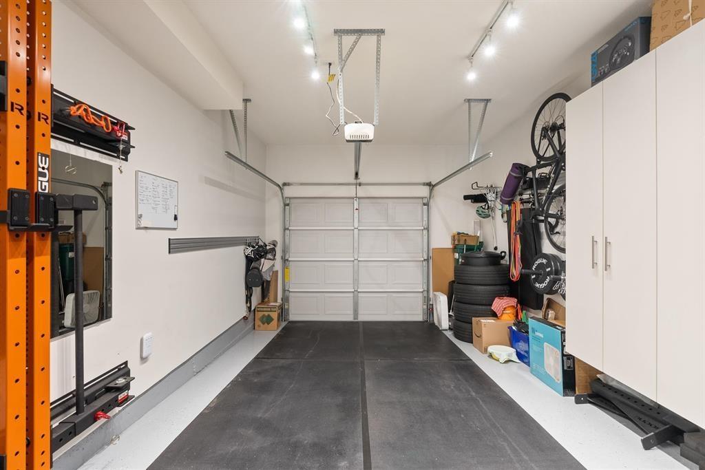 63 9718 161A STREET, Surrey