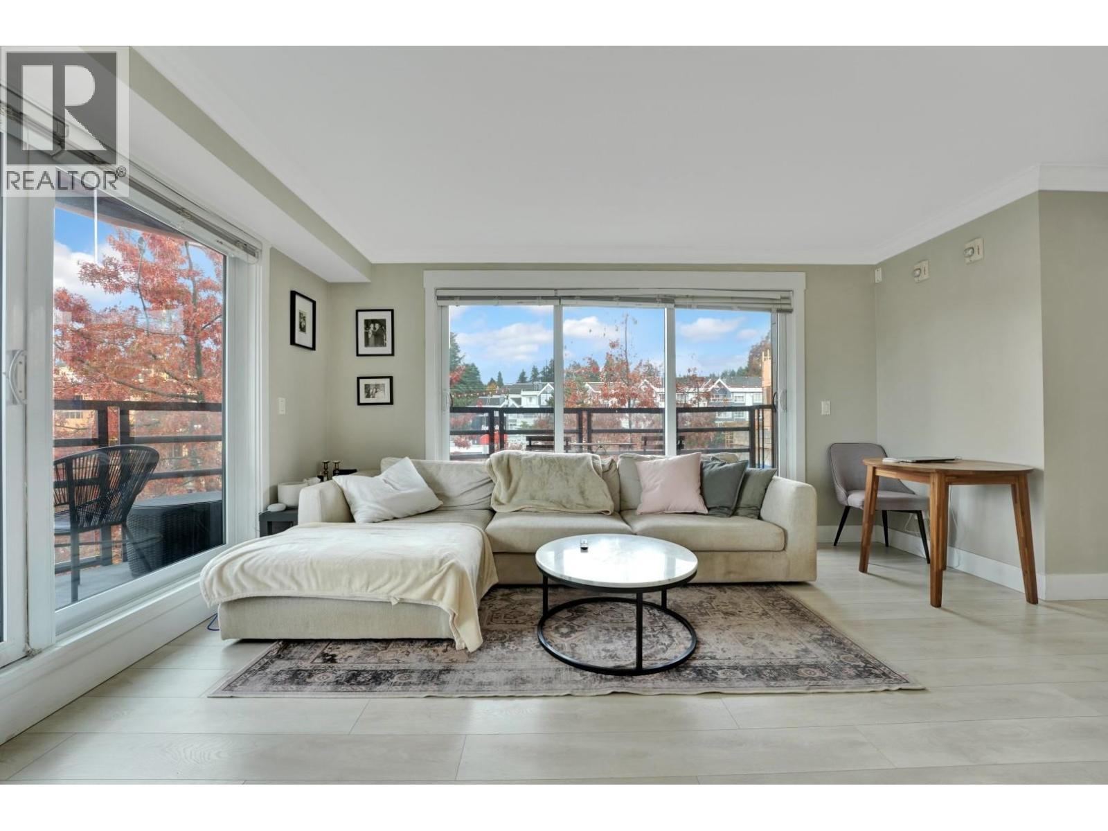 309 857 W 15TH STREET, North Vancouver