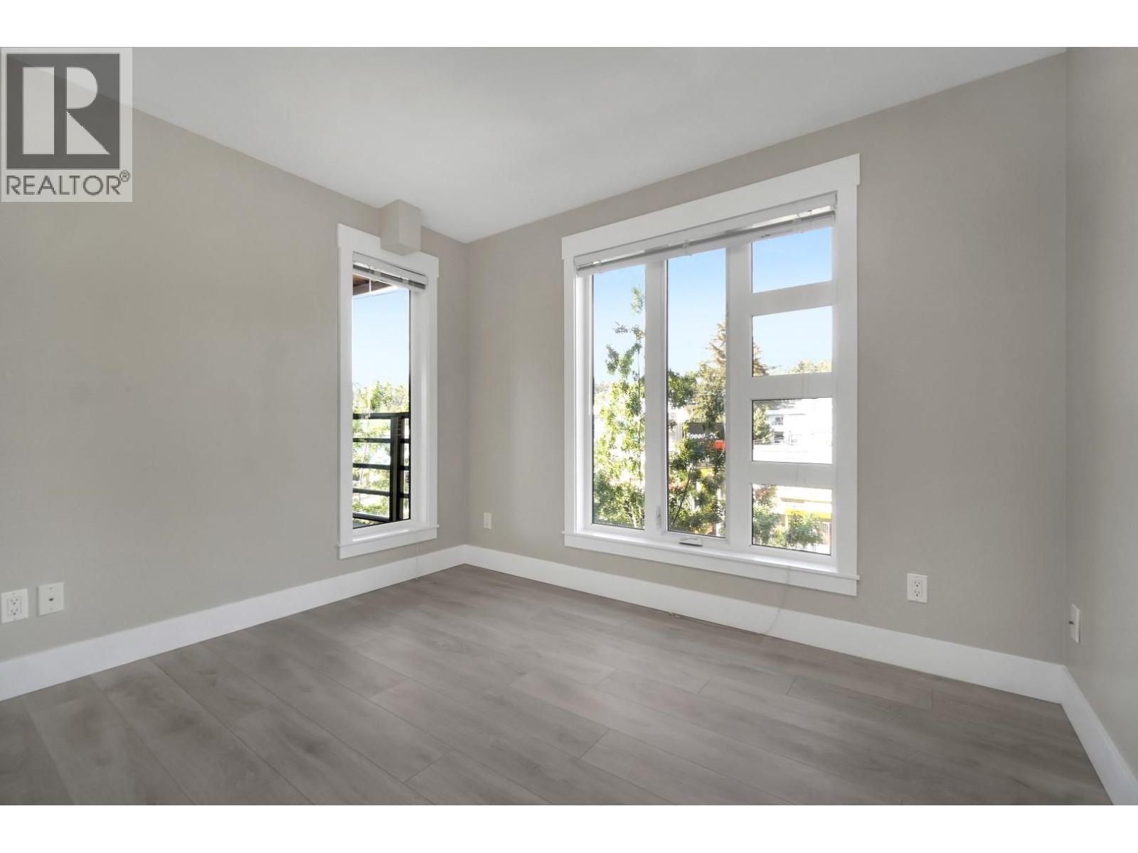 309 857 W 15TH STREET, North Vancouver