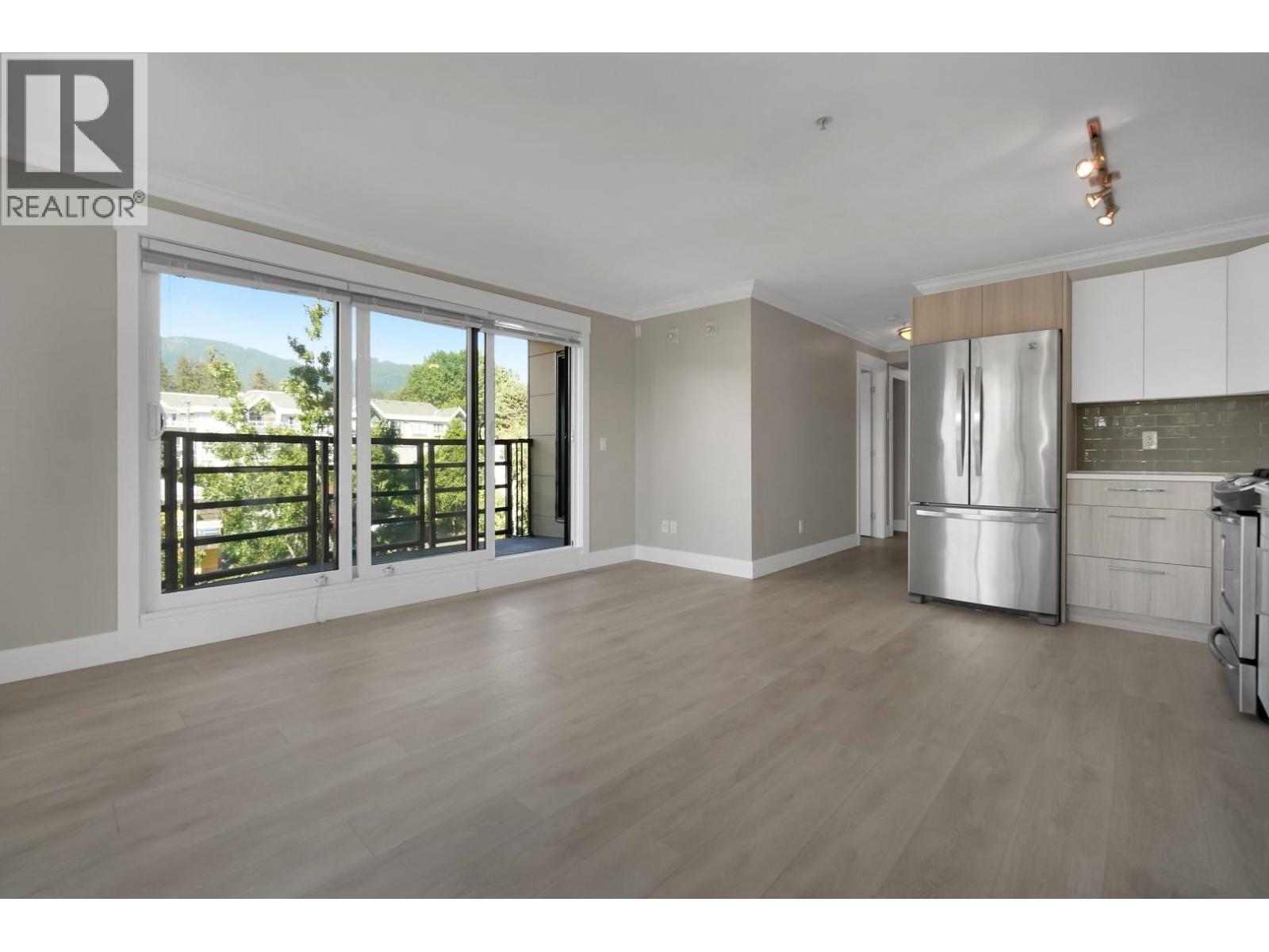 309 857 W 15TH STREET, North Vancouver