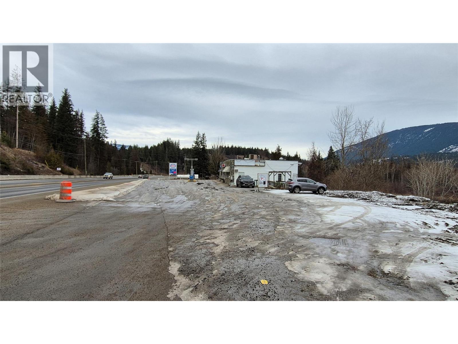  5177 Trans Canada Highway, Tappen