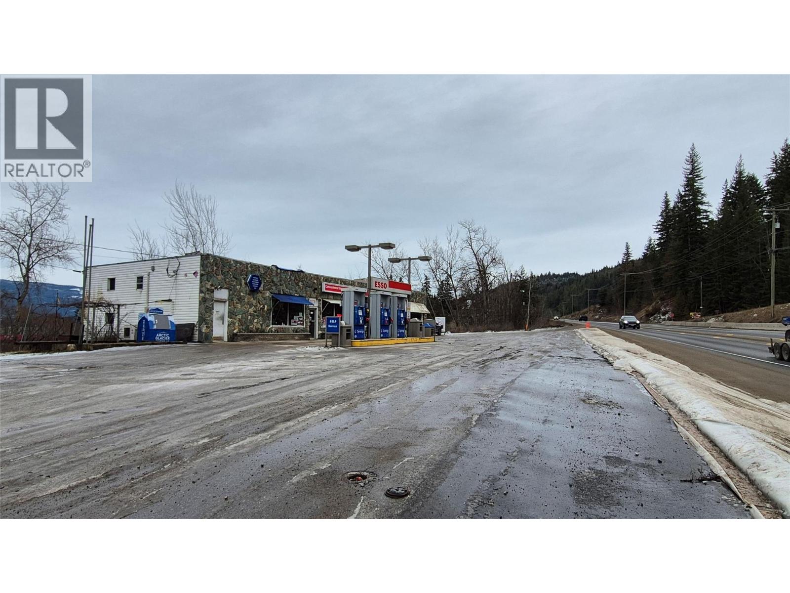  5177 Trans Canada Highway, Tappen