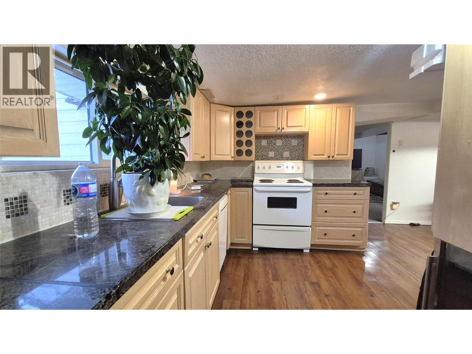  5177 Trans Canada Highway, Tappen