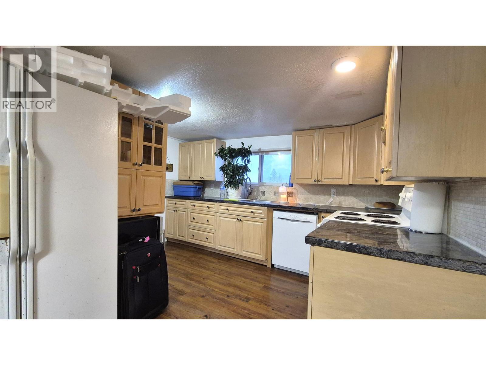  5177 Trans Canada Highway, Tappen