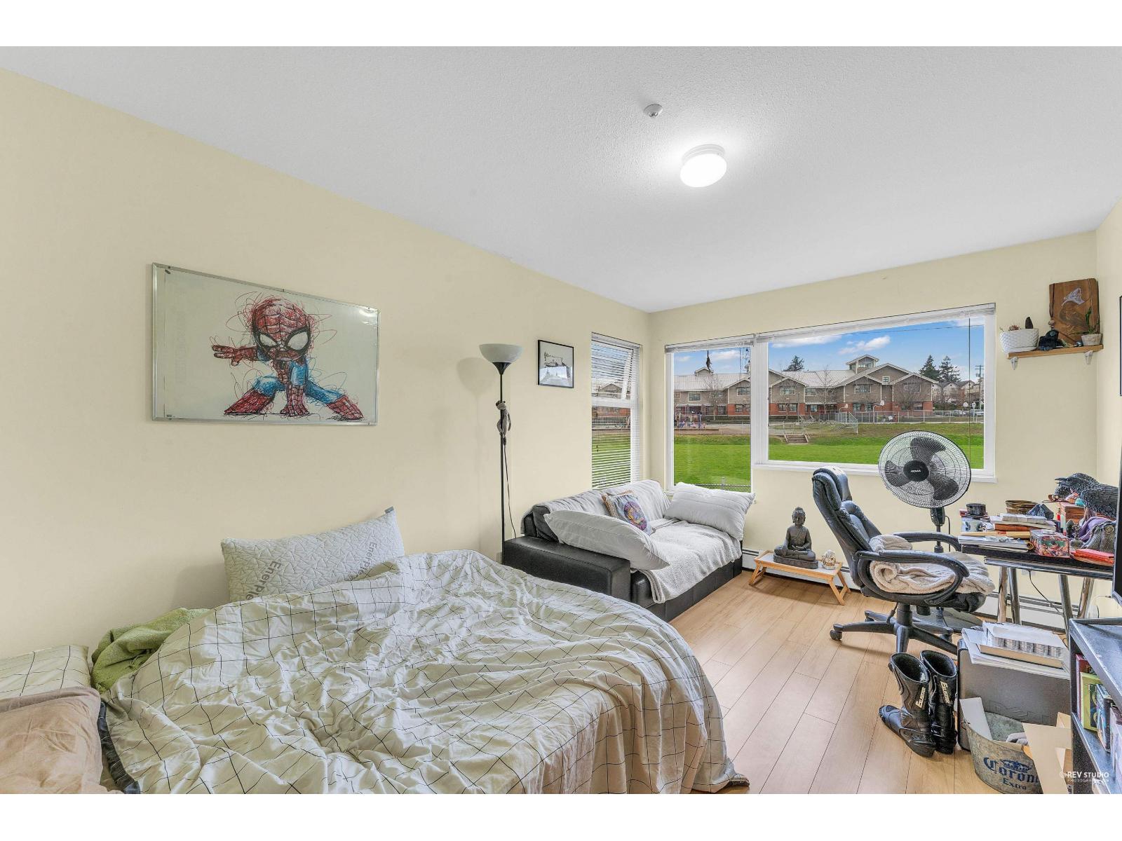 204 15233 PACIFIC AVENUE, White Rock