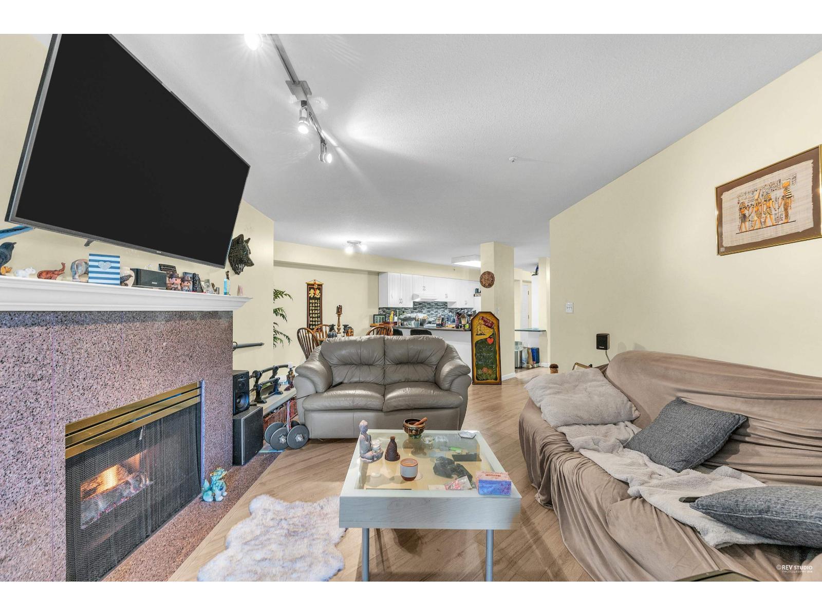 204 15233 PACIFIC AVENUE, White Rock