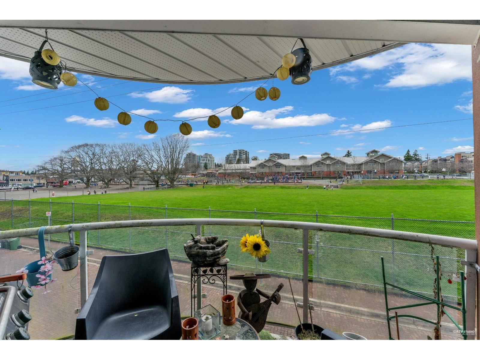 204 15233 PACIFIC AVENUE, White Rock