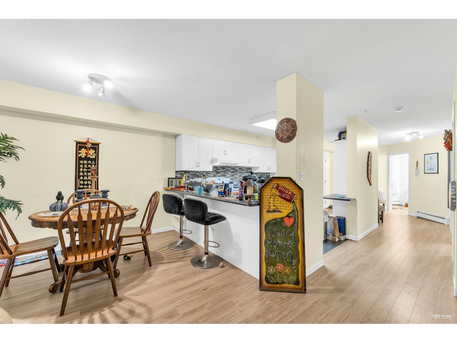 204 15233 PACIFIC AVENUE, White Rock